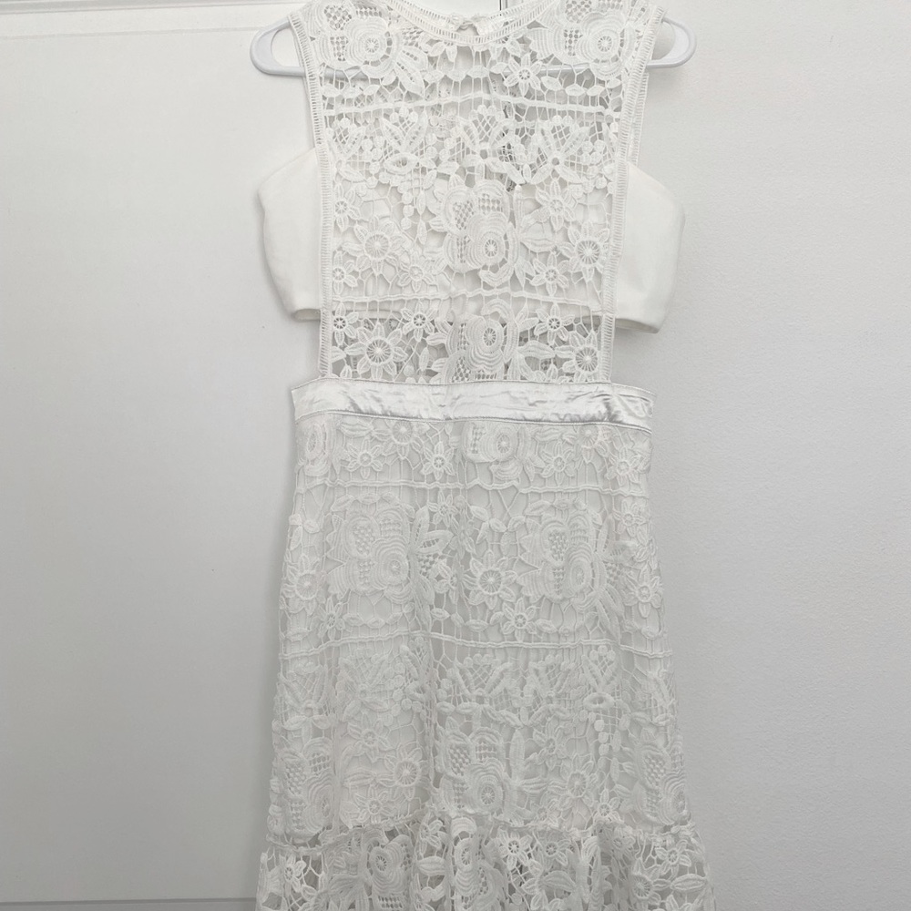 Clothink- Size: S White lace detail dress